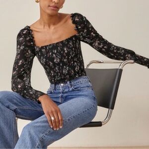reformation pinto top in jolene black floral